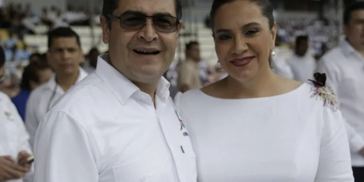 Exprimera dama de Honduras mantiene su campaña de que JOH “es inocente”