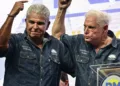 Raúl Mulino, candidato presidencial de Realizando Metas-Alianza, y el inhabilitado Ricardo Martinelli.