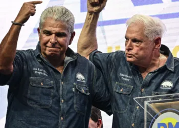 Raúl Mulino encabeza con 26 % las preferencias presidenciales en Panamá