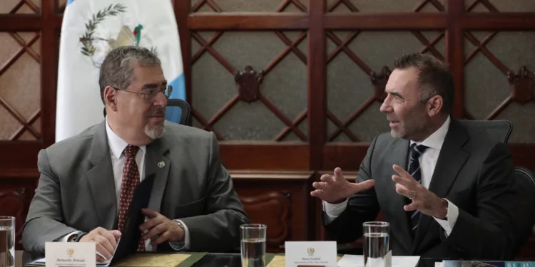 Presidente Bernardo Arévalo anuncia que avanzan con el plan del metro subterráneo para capital guatemalteca