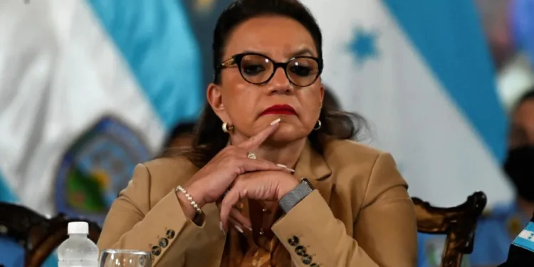 Diez países de Celac le corrigen la plana a Xiomara Castro por felicitar a Putin en su nombre