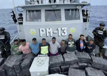 Decomisan $37 millones en droga y arrestan a 3 guatemaltecos y 6 ecuatorianos en El Salvador