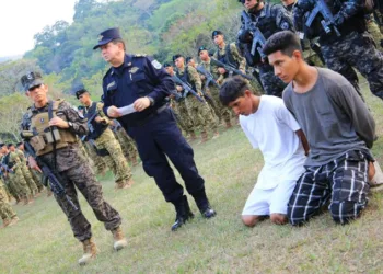 Bukele militariza varios distritos del norte de El Salvador en respuesta a dos homicidios