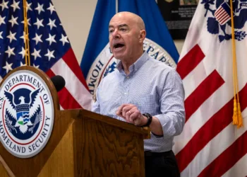 Secretario de Seguridad Nacional de EEUU llega a Guatemala a darle otro espaldarazo a Arévalo