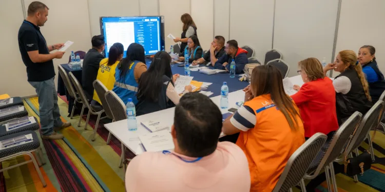 Salvadoreños a la espera del resultado definitivo de las elecciones municipales y Parlacen