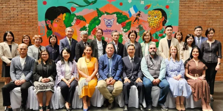 Empresarios taiwaneses fortalecen negocios con productores de café de Guatemala