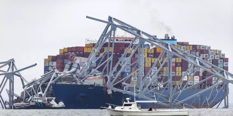 Presidente de Guatemala se solidariza con sus compatriotas víctimas en derrumbe de puente en EEUU