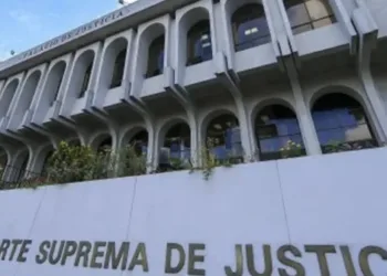 Corte Suprema de Guatemala resuelve mantener la inmunidad del presidente Arévalo