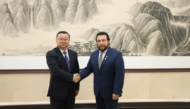 El Partido Comunista Chino adiestra a partido oficialista salvadoreño