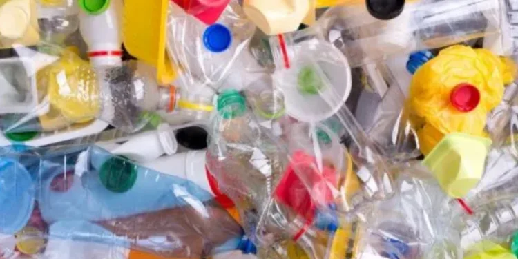 Ley que prohíbe plásticos de un solo uso entrará en vigencia el 20 de abril en Costa Rica