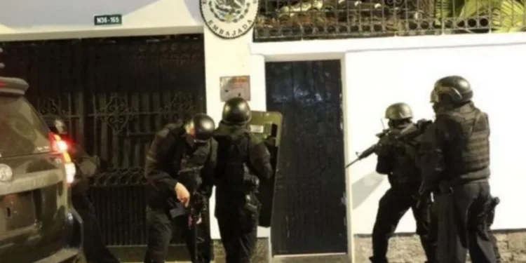 Dictadura de Nicaragua rompe relaciones diplomáticas con Ecuador tras incursión policial a la embajada de México