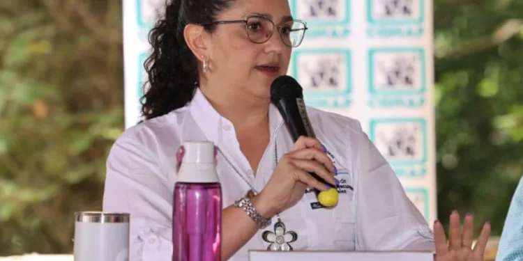 Presidente de Guatemala destituye a ministra de Ambiente por abuso de recursos del Estado