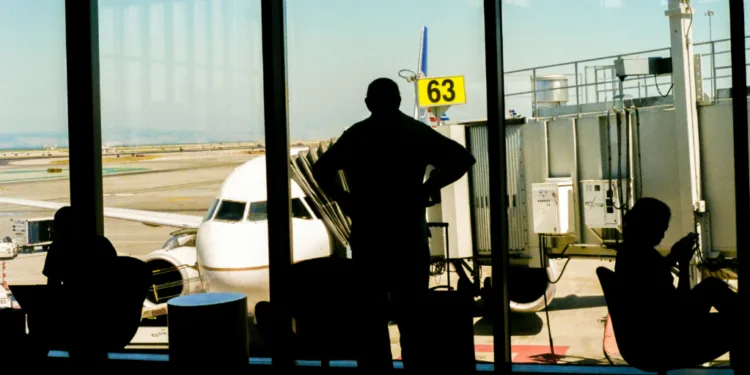 Diputados aceleran aprobación de ley para reducir costo de boletos aéreos en Costa Rica