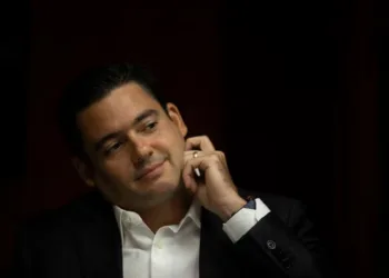 Candidato presidencial Carrizo de Panamá dice que si Mulino no va al debate, él tampoco