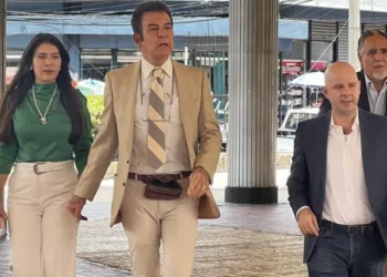 Nasralla dice en el Congreso que el oficialismo hondureño le tiembla de miedo