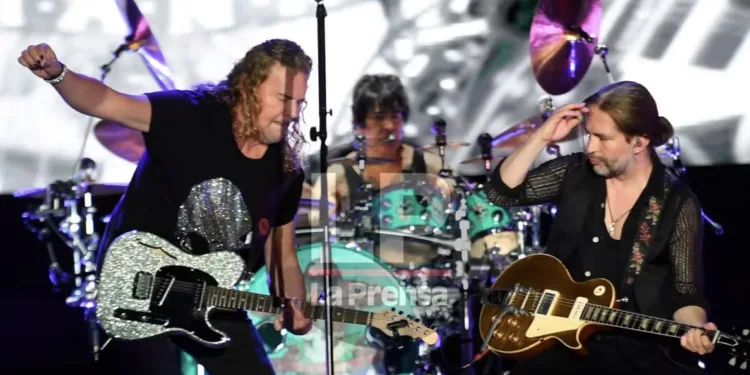 La banda Maná cautiva a los panameños y comienza su aventura por Centroamérica