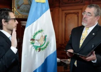 Presidente de Guatemala sale en defensa del procurador general tras señalamientos fiscales