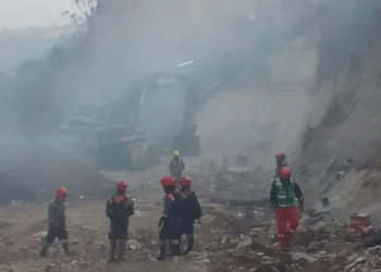 Clases continúan suspendidas en 3 departamentos de Guatemala por incendio en vertedero