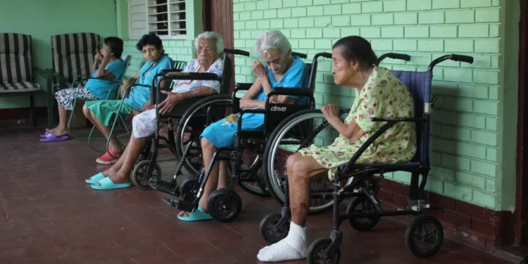 Dictadura en Nicaragua congela fondos destinados al hogar de ancianos en Corinto