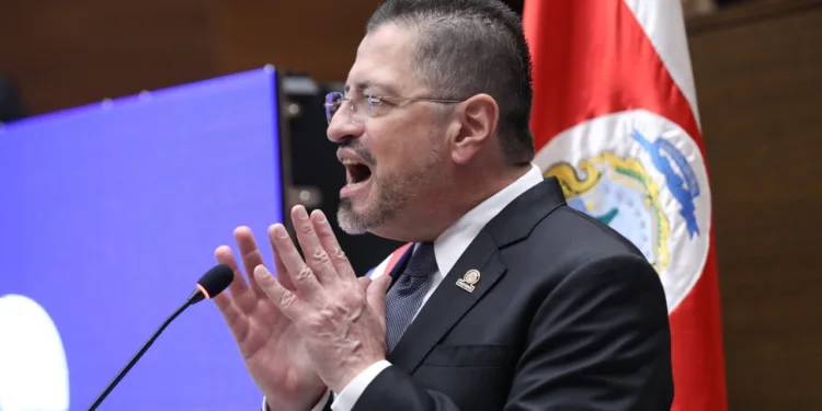 Costa Rica cae en clasificación mundial de libertad de prensa bajo gobierno de Chaves