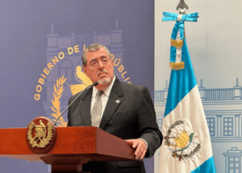 Presidente de Guatemala anuncia beneficio en factura energética en hasta 3 millones de hogares