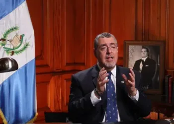 Presidente de Guatemala pedirá al Congreso reforma de ley para destituir a la fiscal general