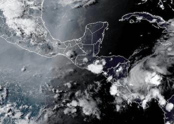 Centroamérica bajo alerta por lluvias intensas debido al paso de ondas tropicales