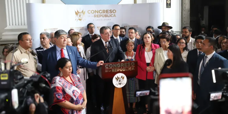 Congreso guatemalteco dividido ante petición presentada por el presidente Arévalo para remover a fiscal general