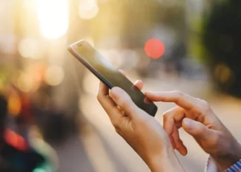 Los adultos propietarios de cuentas de dinero móvil se duplican en Centroamérica