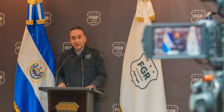 Autoridades salvadoreñas investigan fraude por al menos $35 millones en una cooperativa