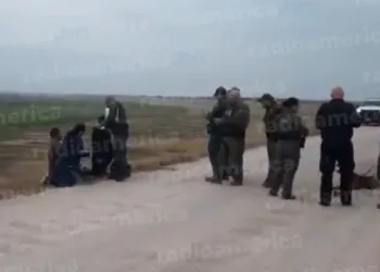 Un hondureño y un salvadoreño detenidos al saltar con una escalera el muro en frontera sur de EEUU