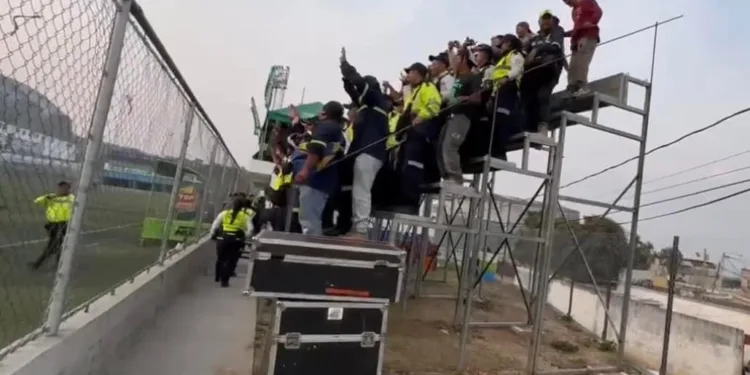 Polémica en la final de fútbol guatemalteco por juego en estadio inseguro