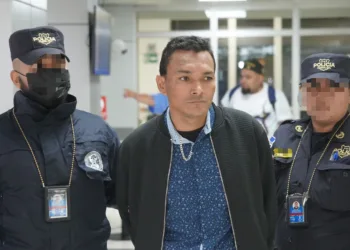 Autoridades salvadoreñas arrestan a pandilleros deportados de Guatemala, Honduras, Nicaragua y Canadá
