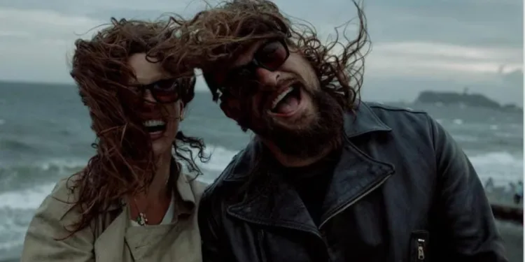 Hija del guatemalteco Ricardo Arjona, Adri, es la pareja del actor Jason Momoa