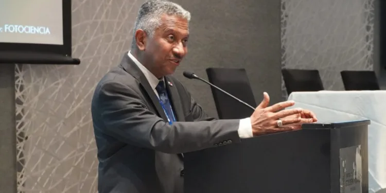 Presidente electo de Panamá ratifica al secretario de Ciencia y Tecnología en su cargo