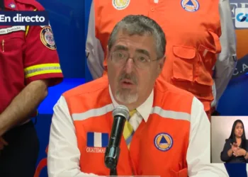 Presidente guatemalteco reconoce grave problema de incendios forestales