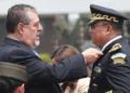 Presidente de Guatemala dice que el mérito es la única vía para ascensos en el Ejército