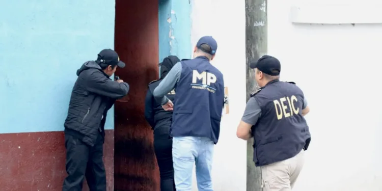 Autoridades desarrollan al menos 59 allanamientos para combatir a los extorsionistas en Guatemala