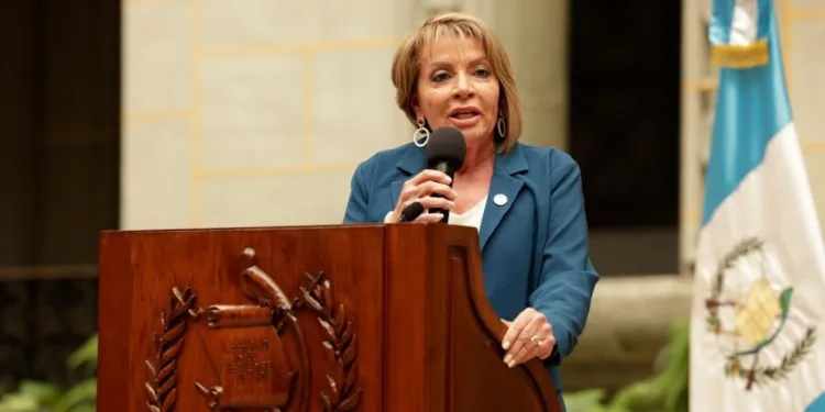 Ministra de Comunicaciones de Guatemala destituida por “incumplir instrucciones” directas