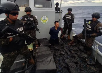 Decomisan $35 millones en cocaína frente a las costas salvadoreñas