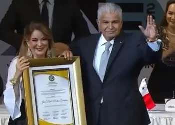 Mulino es proclamado presidente de Panamá y coquetea con diputados electos independientes