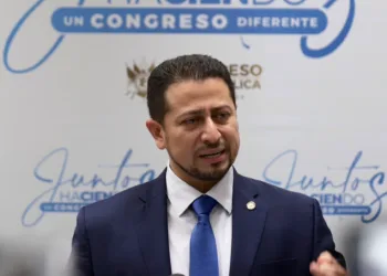 Propuesta de presidente guatemalteco para despedir a fiscal no avanza porque no la “socializaron”