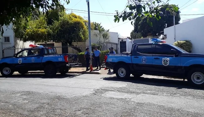 “Casa por cárcel”, la infame e ilegal medida que la dictadura está imponiendo a miles en Nicaragua