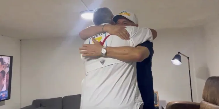 Candidato panameño Mulino visita a su padrino político y Torrijos recorre centros de votación