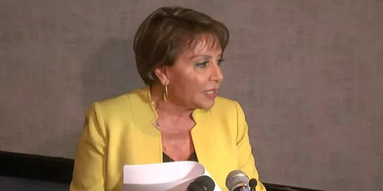 Exministra de Comunicaciones de Guatemala dice que no cumplió “órdenes ilegales”