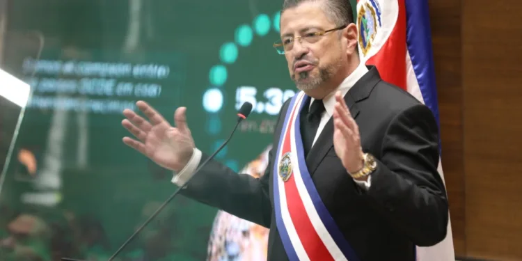 Inseguridad y carestía preocupan a Costa Rica bajo presidencia de Rodrigo Chaves