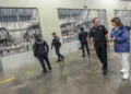 Ministra de Seguridad de Argentina visita la megacárcel salvadoreña