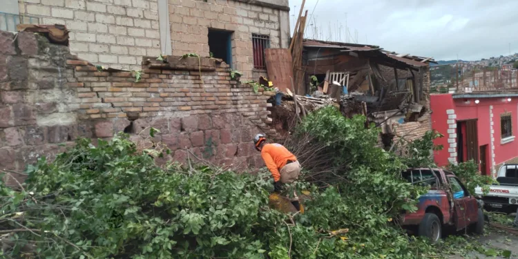 Presidenta de Honduras destituye a ministro de Gestión de Riesgos en medio de la alerta amarilla