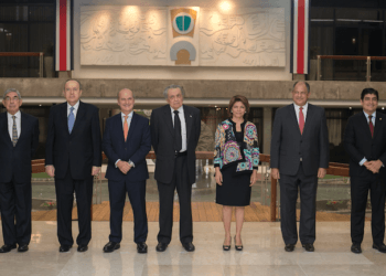 Expresidentes de Costa Rica critican severamente a Rodrigo Chaves por sus declaraciones y gestión