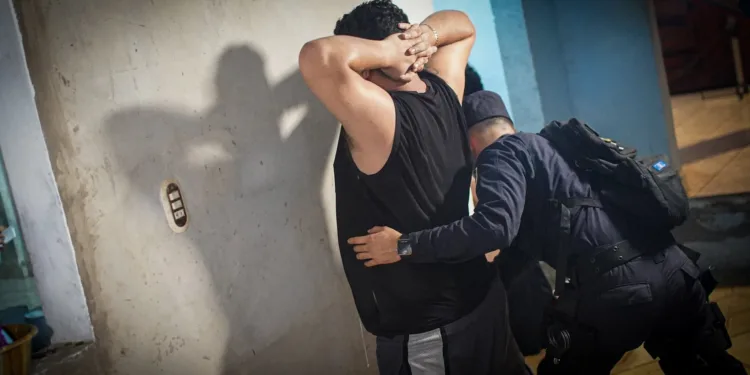 Banda de narcos dirigida por pandilleros es desbaratada en El Salvador